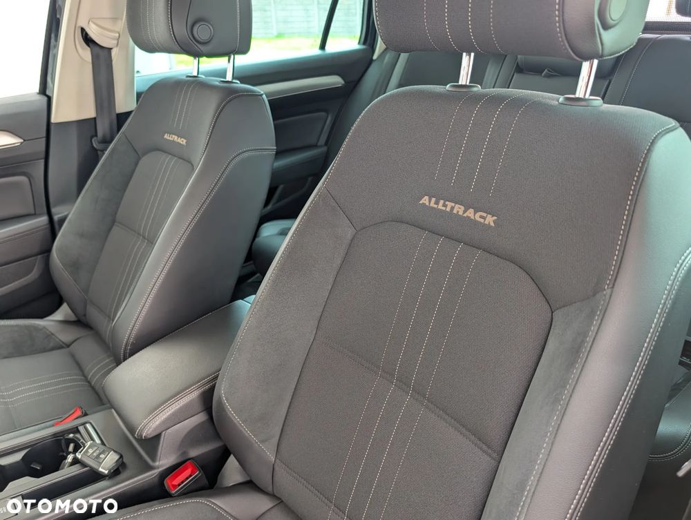 Volkswagen Passat Alltrack 2.0 TDI SCR DSG 4Motion - 12