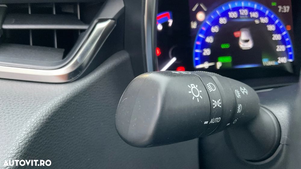 Toyota Corolla Sedan 1.8 HSD Dynamic - 25