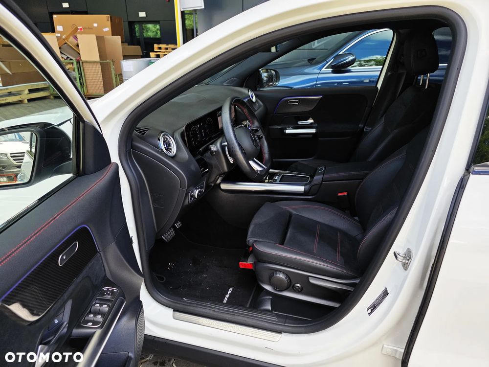 Mercedes-Benz GLA 200 AMG Line - 13
