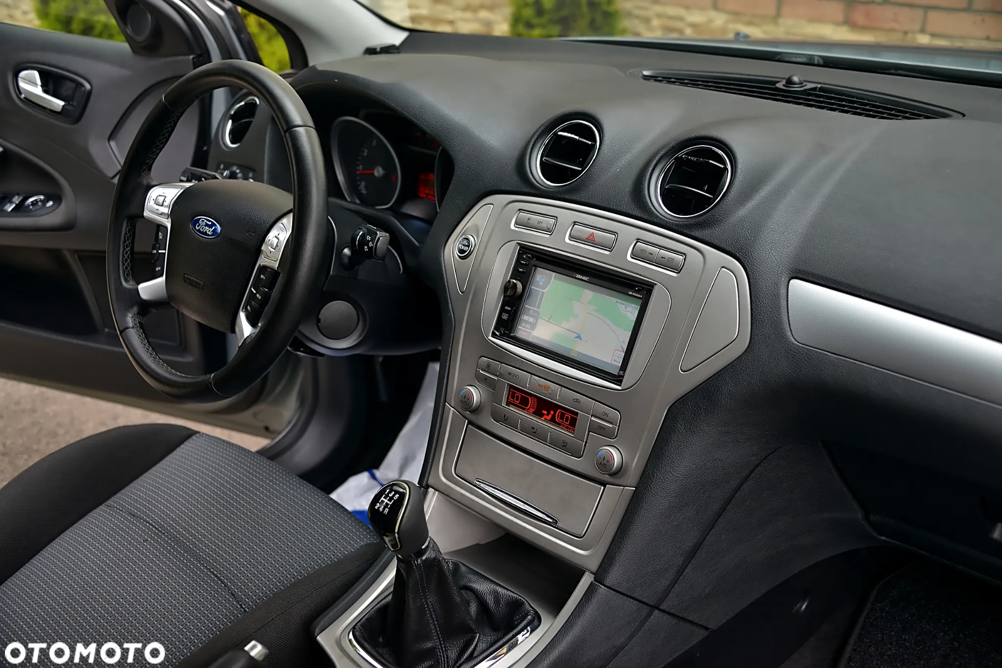 Ford Mondeo 1.6 Trend - 31