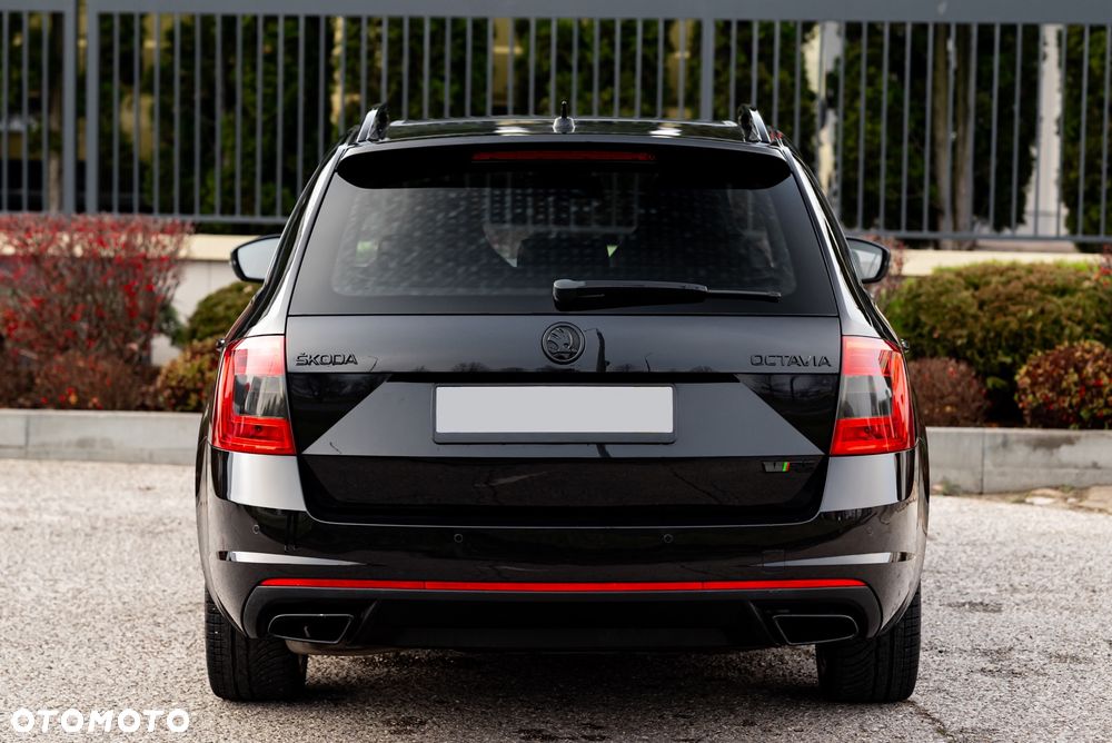 Skoda Octavia 2.0 TDI RS Challenge DSG - 16
