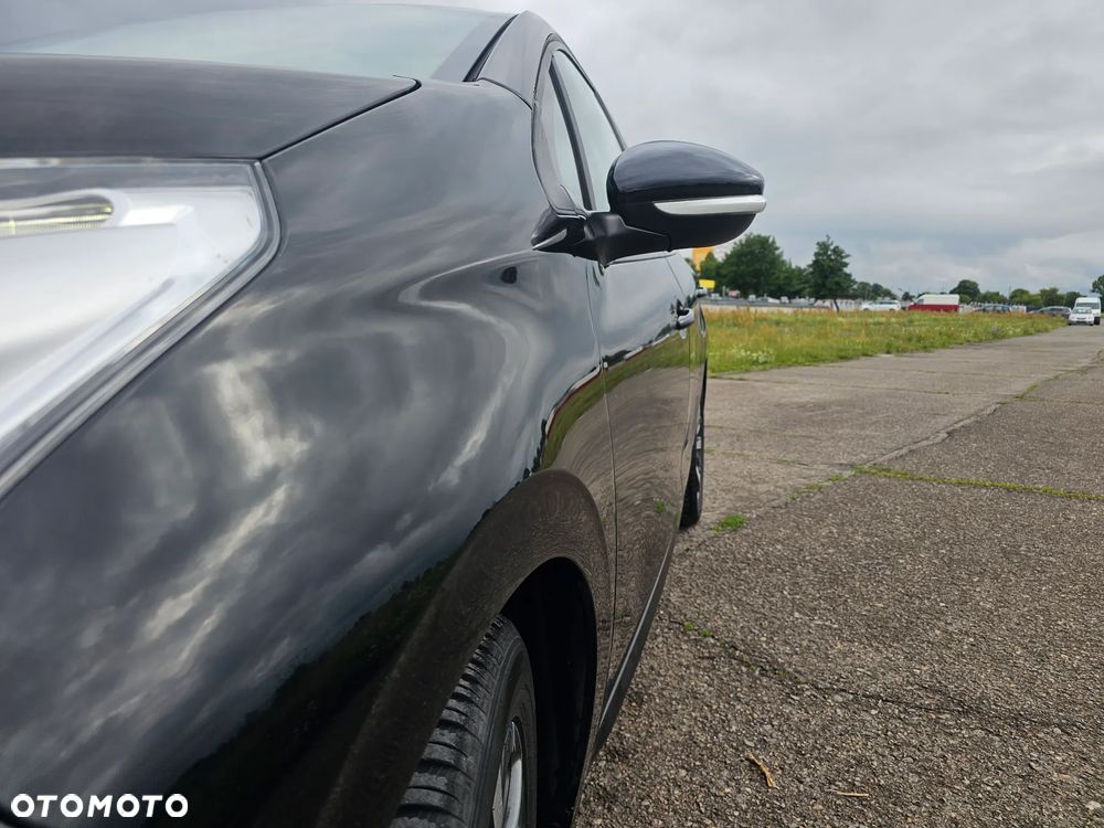 Peugeot 208 PureTech 82 Urban Move - 11