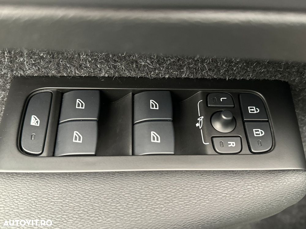 Volvo XC 40 T4 Recharge DKG Inscription Expression - 37