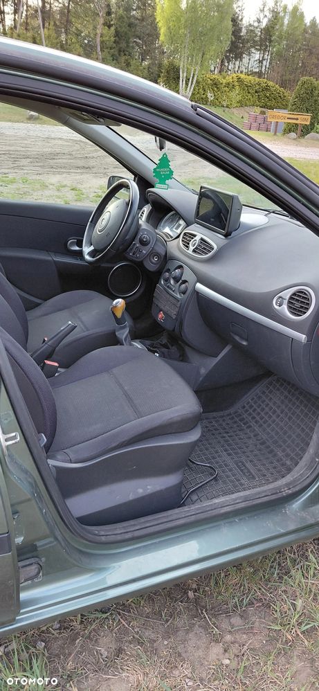 Renault Clio - 8