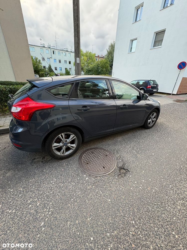Ford Focus 1.0 EcoBoost Red Edition ASS - 2