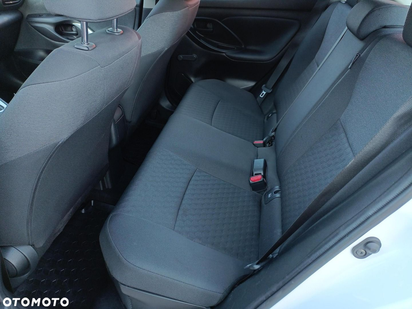 Toyota Yaris Hybrid 1.5 Comfort - 16