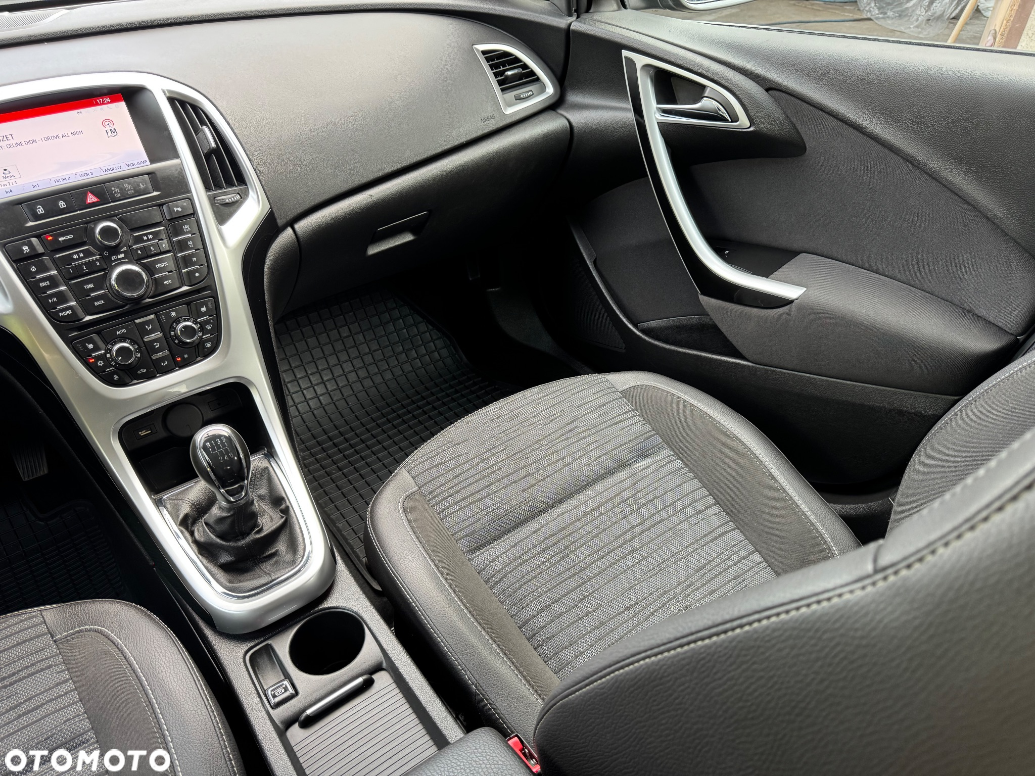 Opel Astra IV 1.4 T Cosmo - 21