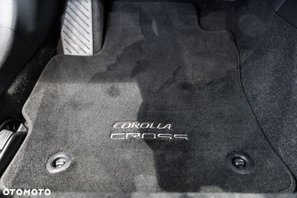 Toyota Corolla Cross - 30