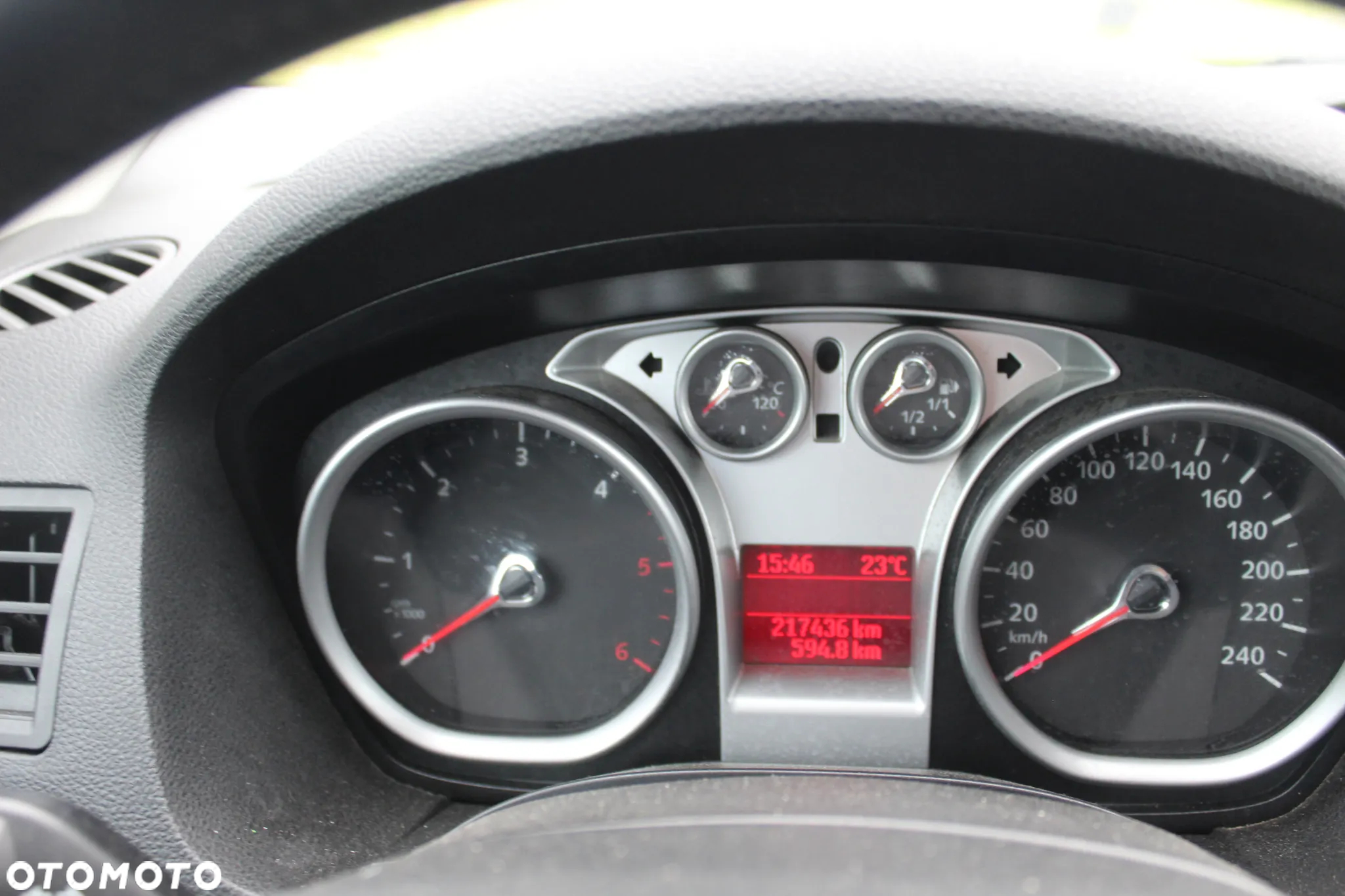 Ford Kuga 2.0 TDCi 2x4 Titanium - 15