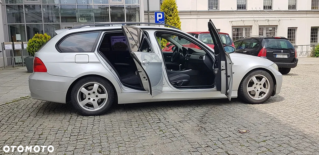 BMW Seria 3 318d - 13
