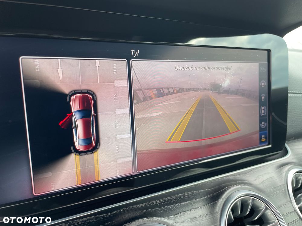 Mercedes-Benz Klasa E 220 d 4-Matic 9G-TRONIC - 35