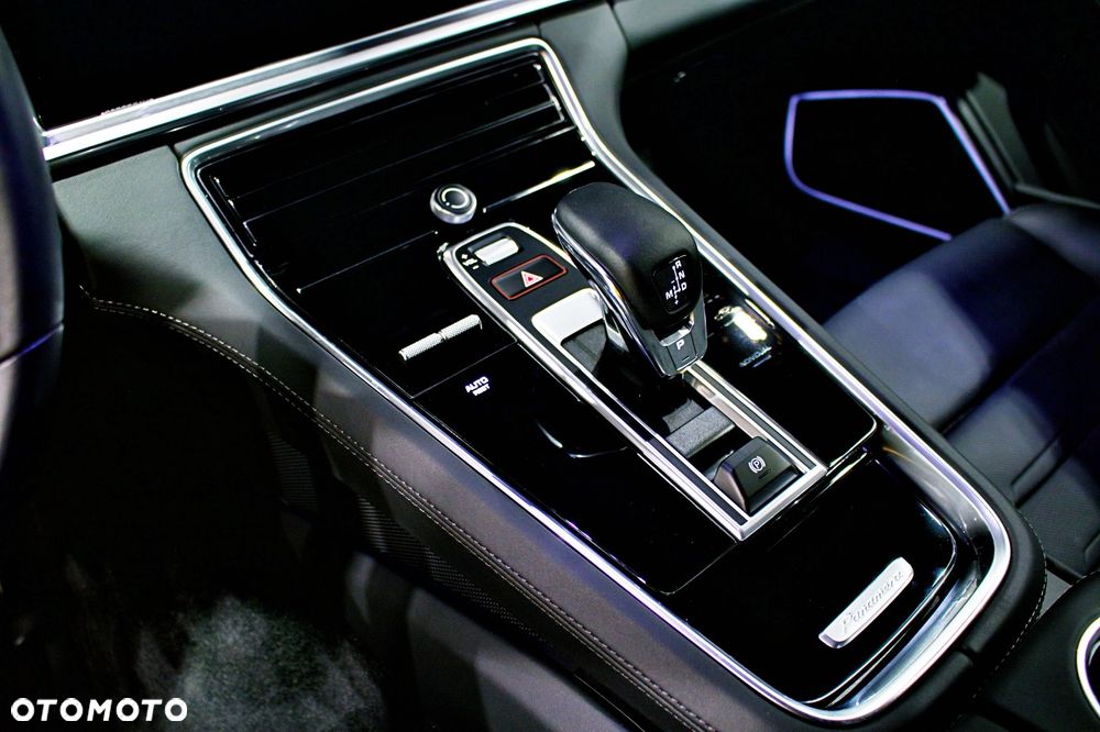 Porsche Panamera 4 E-Hybrid Platinum Edition - 9