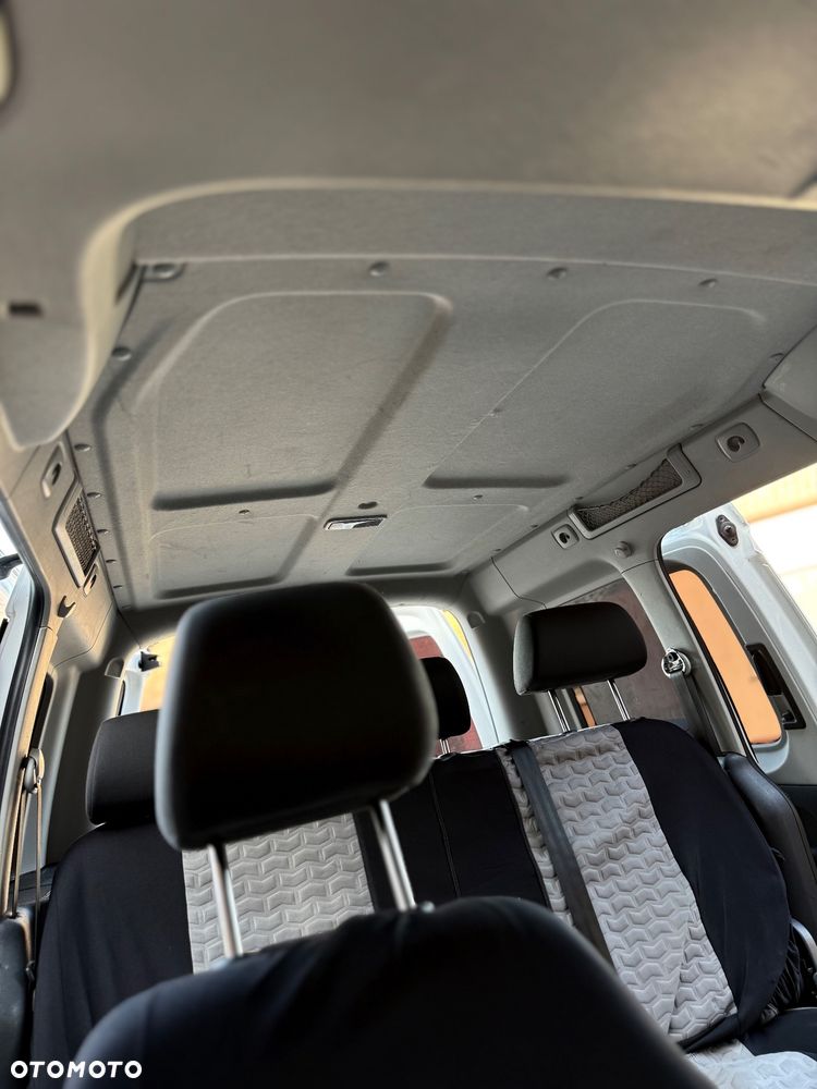 Volkswagen Caddy Highline DSG - 9