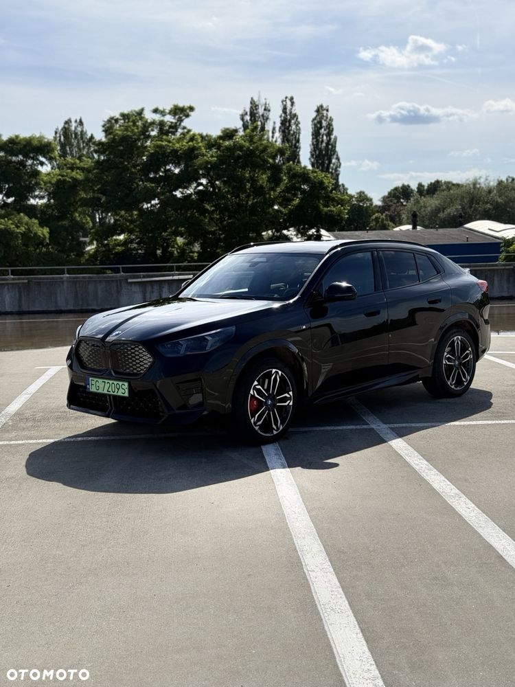 BMW iX2 - 1