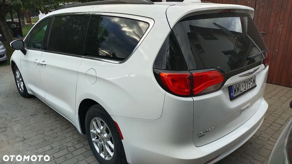 Chrysler Pacifica - 2