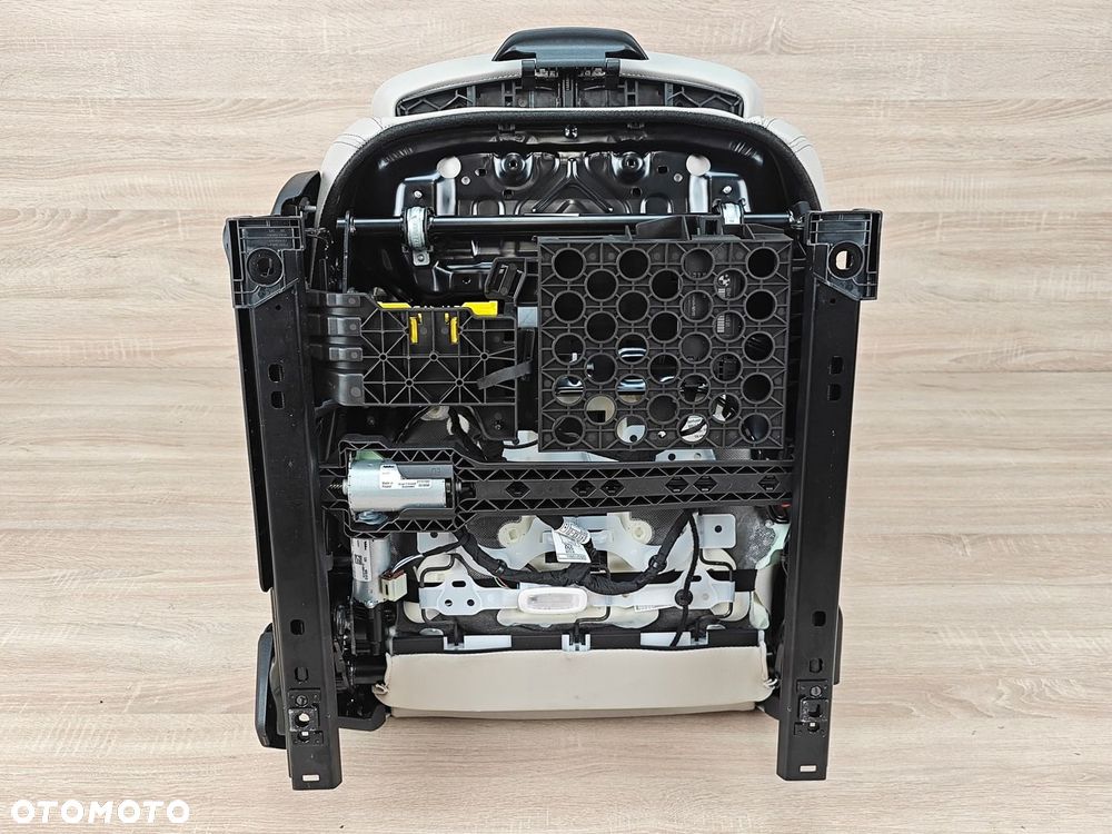 FOTELE KANAPA BOCZKI WNĘTRZE BMW 4 I4 G26 M-PAKIET AMBIENTE 17km EUROPA - 12