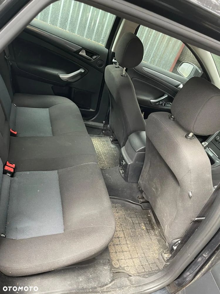 Ford Mondeo 2.0 TDCi Ambiente - 8