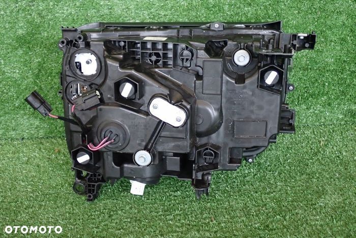 TOYOTA LAND CRUISER J250 J25 24- lampa lewa przednia przód - 8