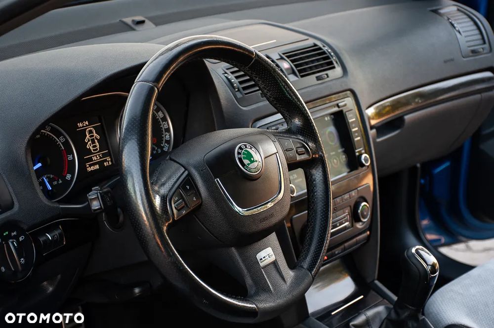 Skoda Octavia 2.0 TSI RS - 40