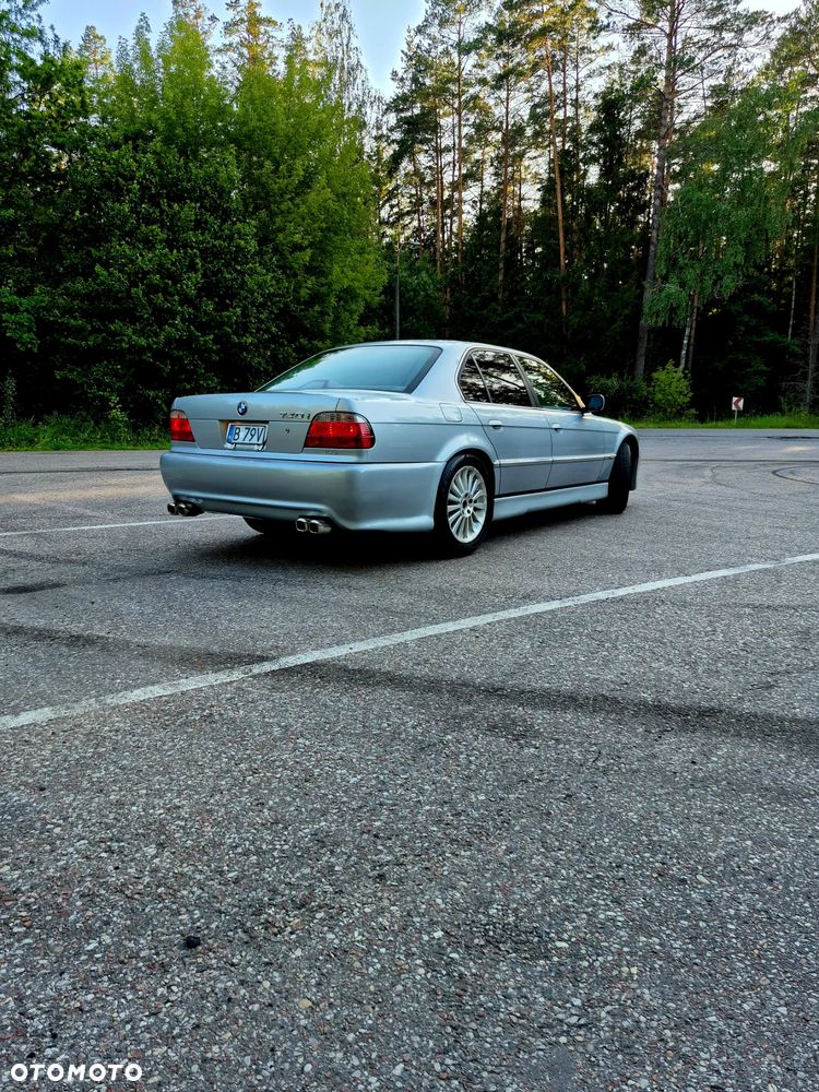BMW Seria 7 740i - 10