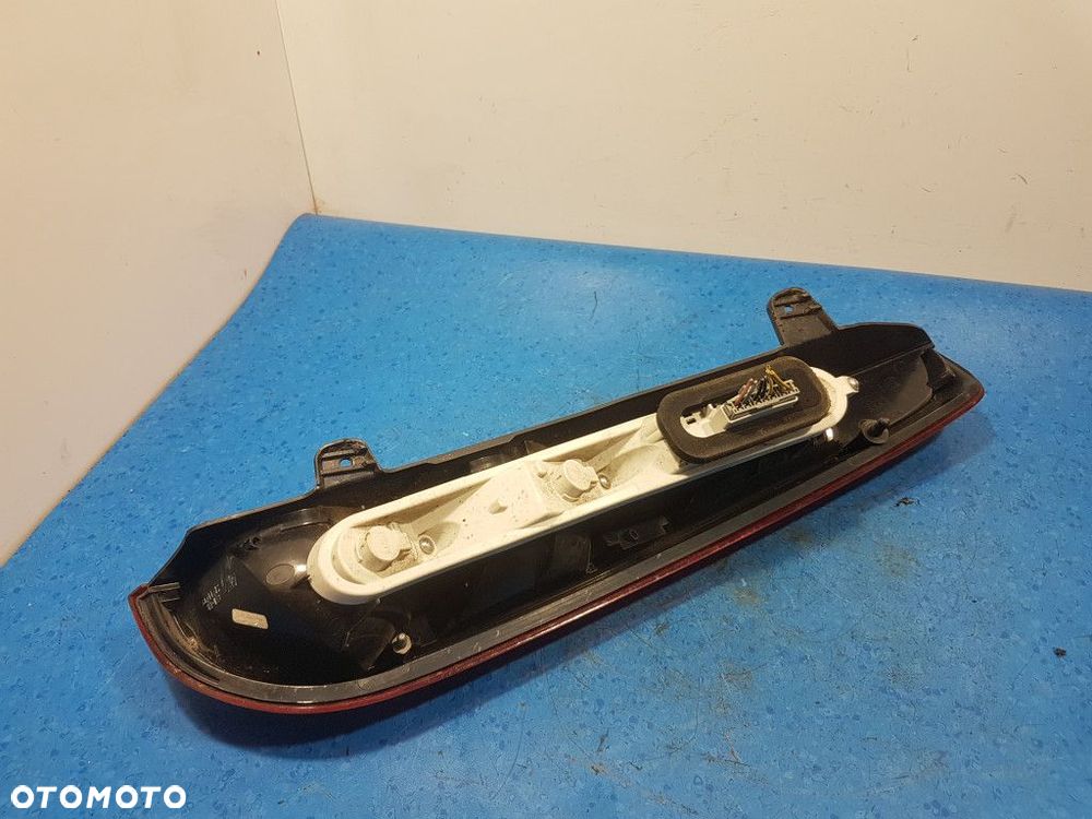 FORD FOCUS MK2 LAMPA TYŁ LEWA ZEWNĘTRZNA 8M5113405C - 2