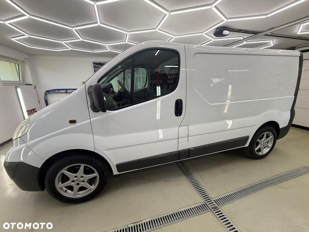 Opel Vivaro - 8