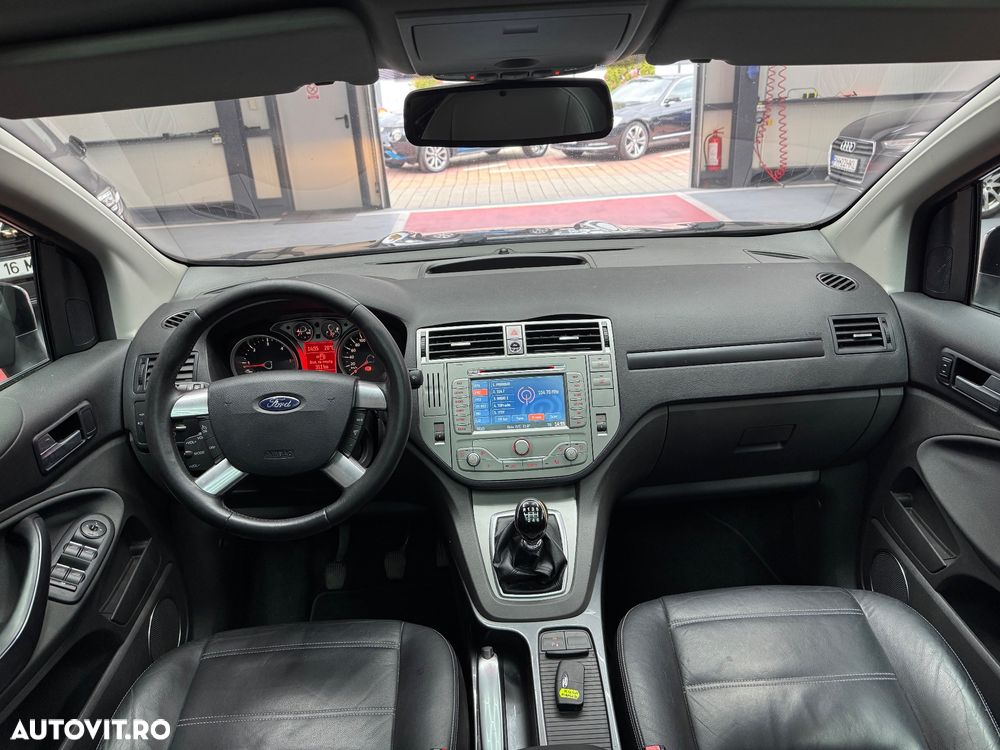 Ford Kuga - 10