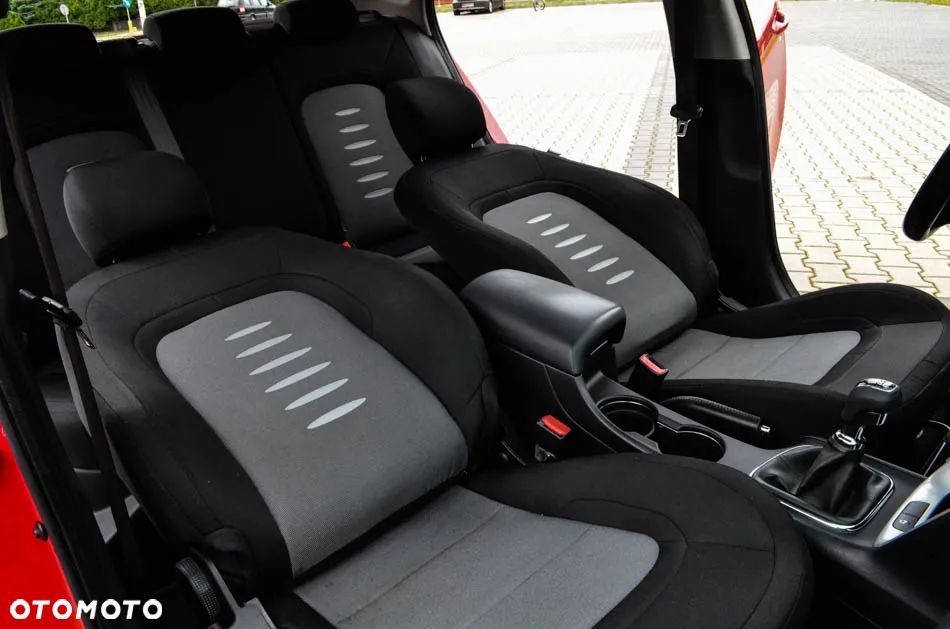 Kia Ceed 1.6 CRDi 128 Fifa World Cup Edition - 33