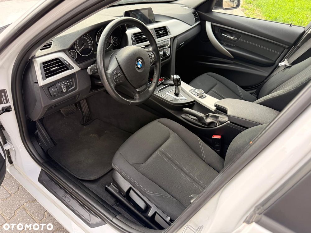 BMW Seria 3 318d Sport Line - 14