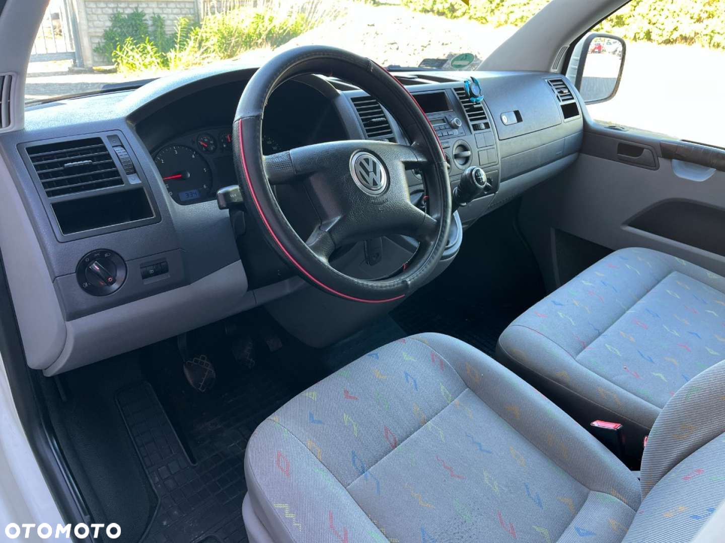 Volkswagen Caravelle - 8