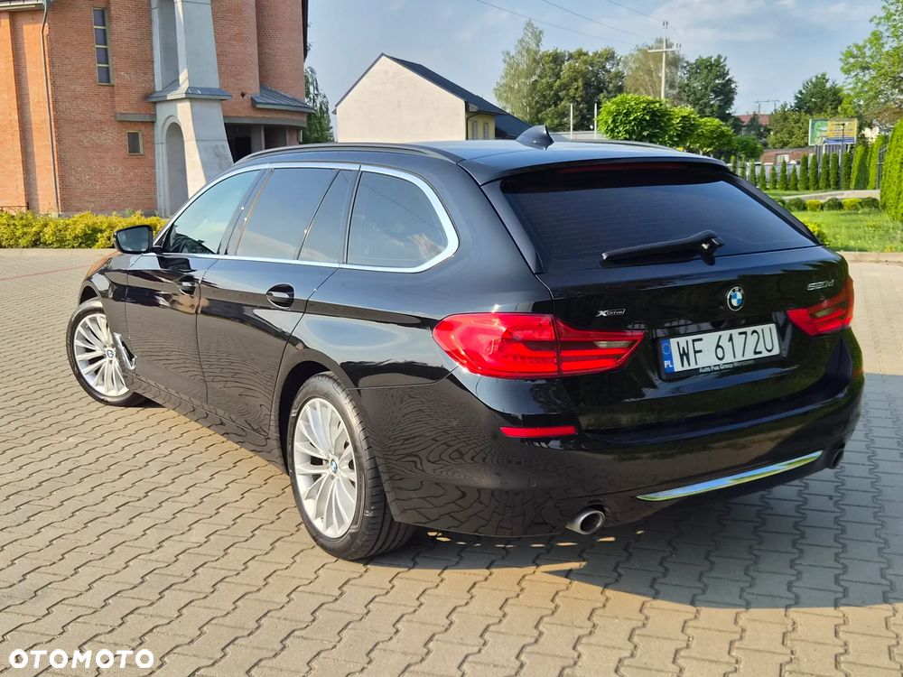 BMW Seria 5 520d xDrive Luxury Line sport - 2
