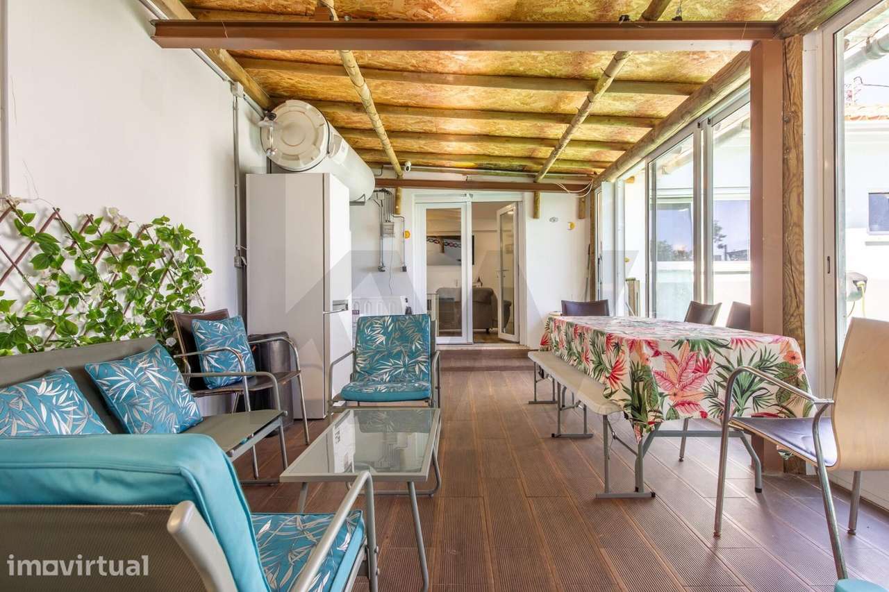 Moradia T3 Renovada para Habitação Própria - Jardim de 100m2 Belas✨ - Grande imagem: 3/39