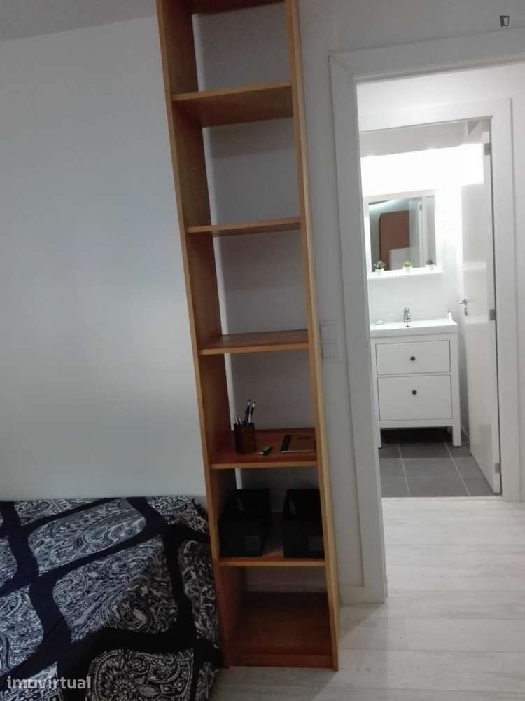 Quarto - localizado em Sete Rios Lisbon - Grande imagem: 4/12
