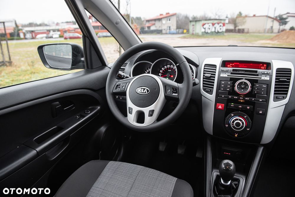 Kia Venga 1.6 L - 24