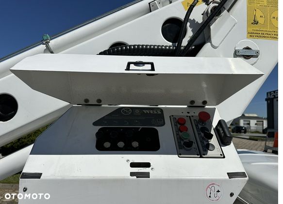 Land Rover Defender - 31
