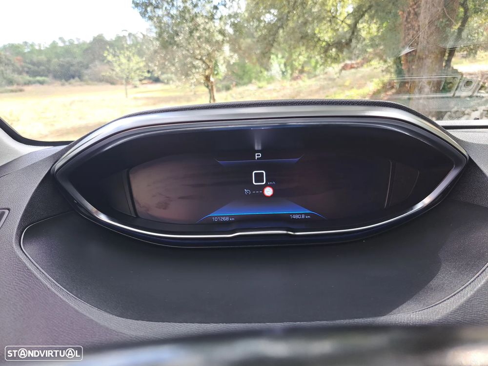 Peugeot 5008 BlueHDI 130 EAT8 Allure - 25