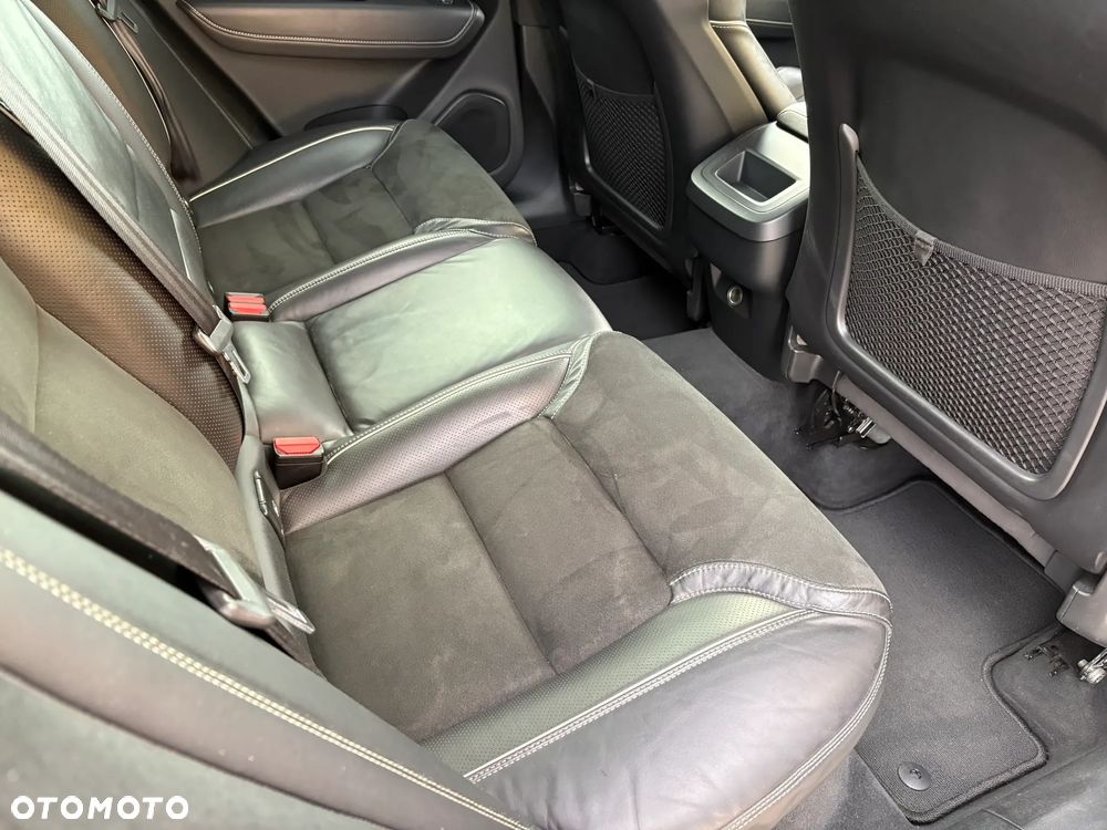 Volvo XC 60 D4 SCR AWD R-Design - 26