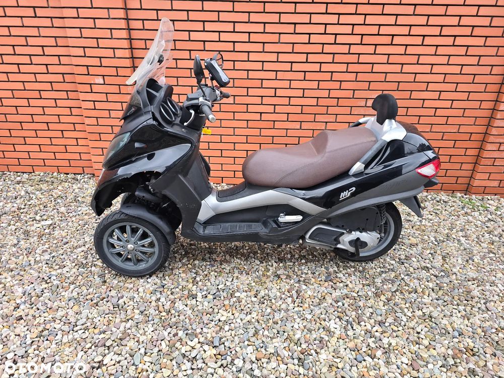 Piaggio MP-3 - 7
