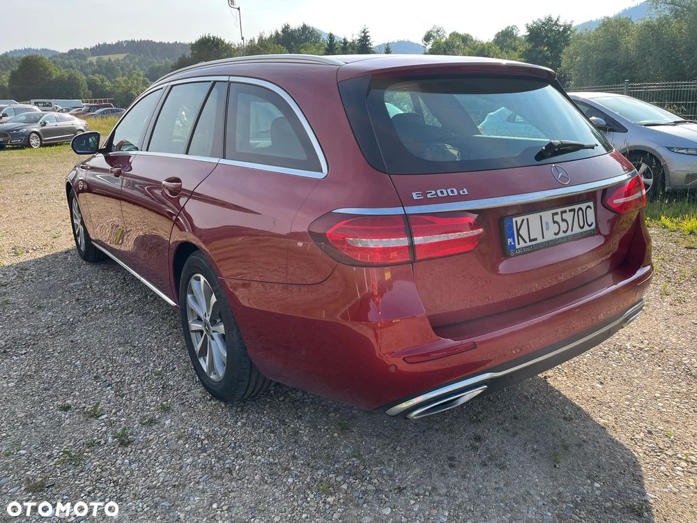Mercedes-Benz Klasa E ver-200-d-9g--tronic-exclusive - 8