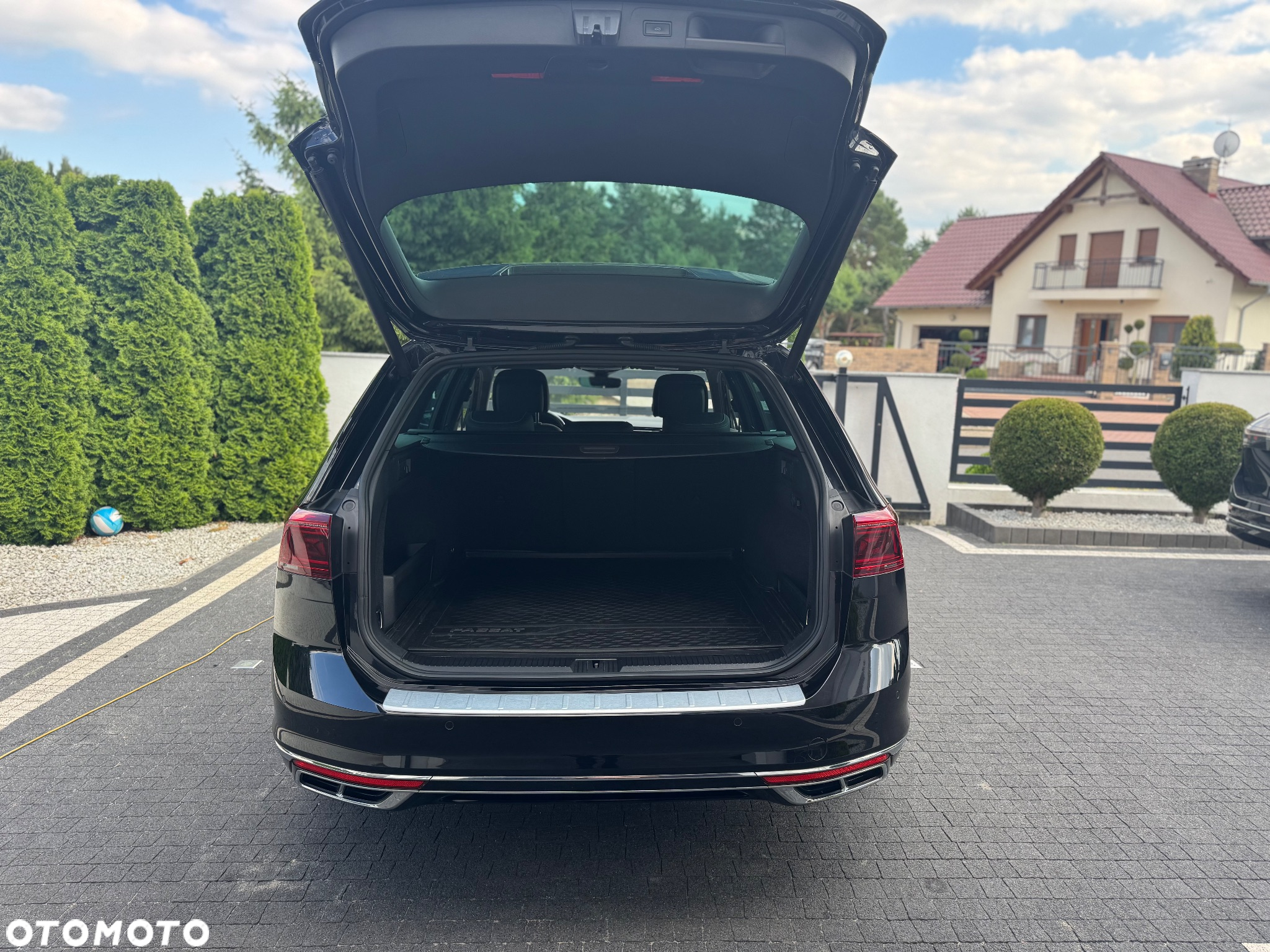 Volkswagen Passat Variant 2.0 TDI SCR DSG 4Motion Elegance - 8