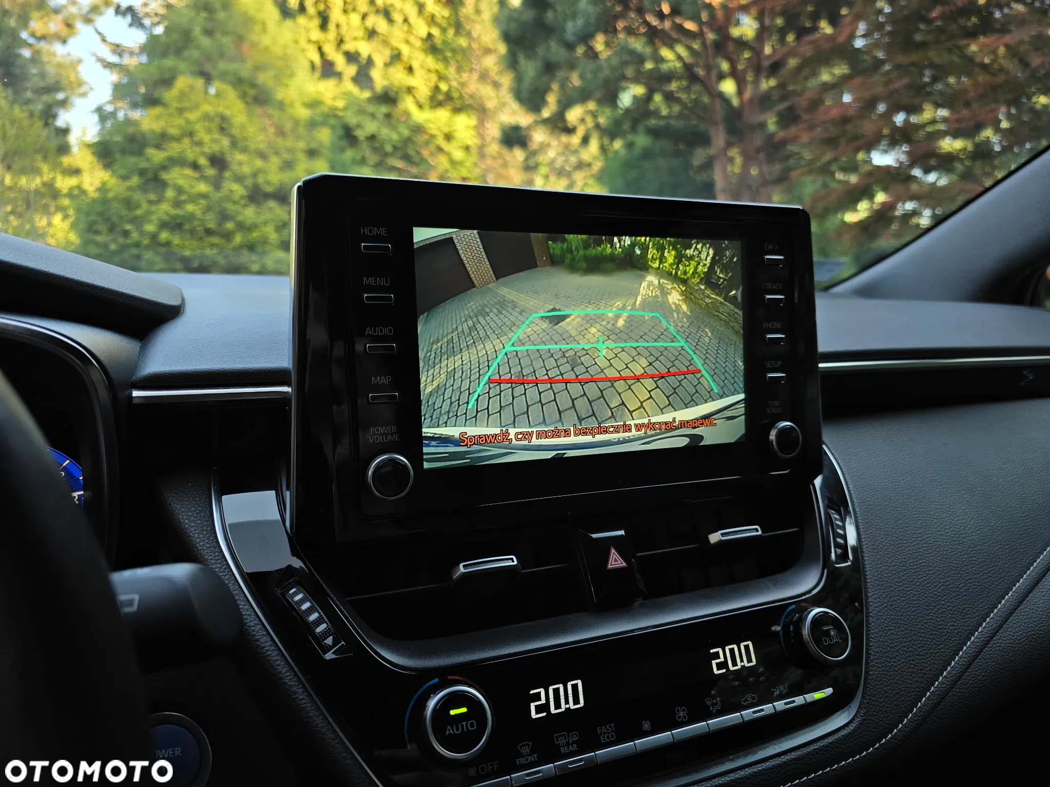 Toyota Corolla 1.8 Hybrid Comfort - 22