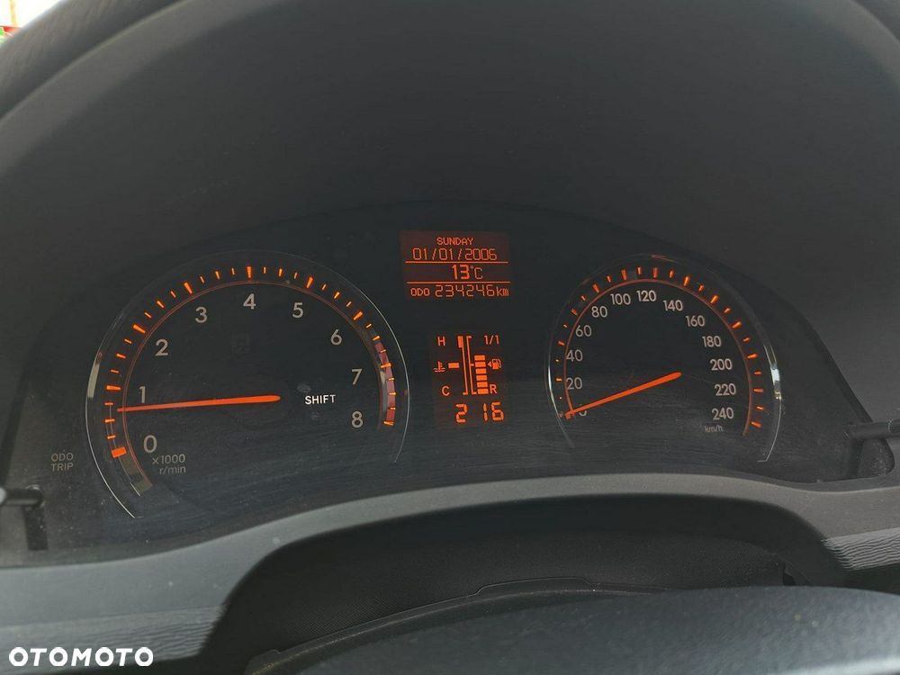Toyota Avensis - 17