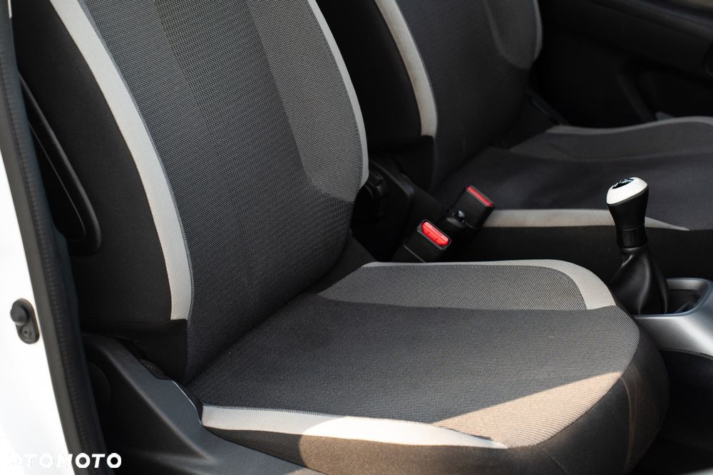 Toyota Aygo x-play - 32