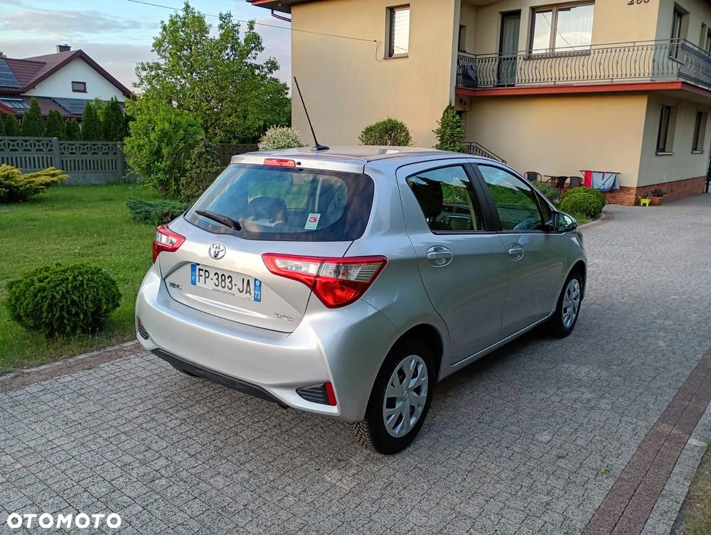 Toyota Yaris - 10