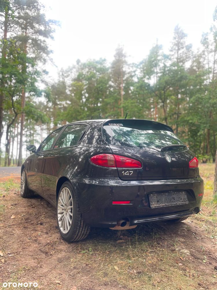 Alfa Romeo 147 1.6 Twin Spark 16V - 4