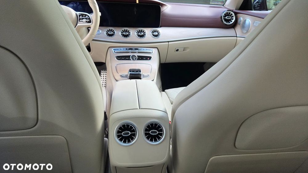 Mercedes-Benz Klasa E 350 Coupe 9G-TRONIC - 29