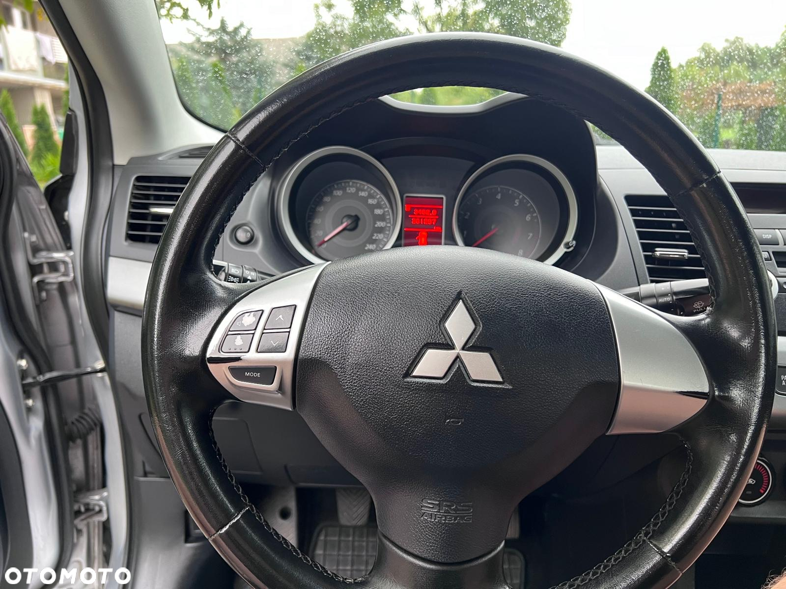 Mitsubishi Lancer - 25