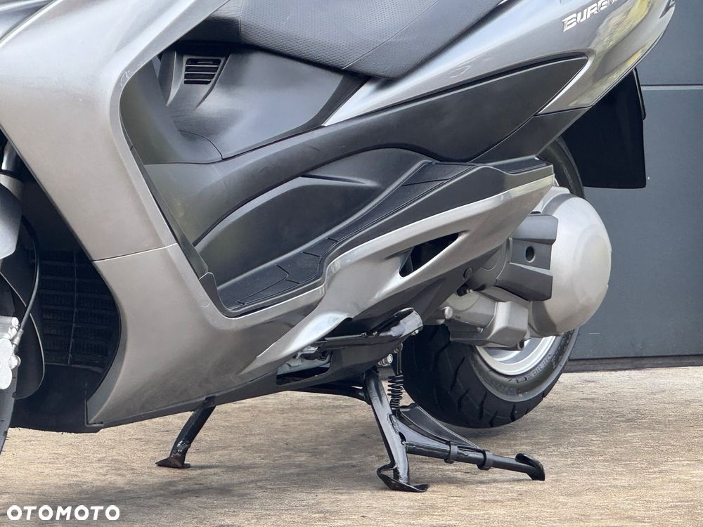 Suzuki Burgman - 19
