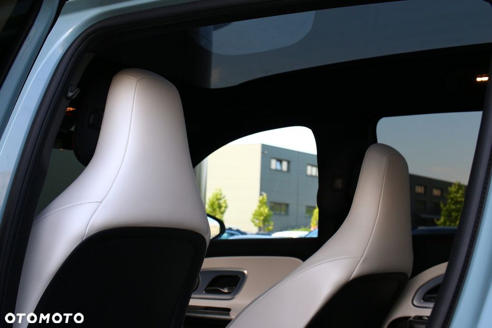 Mercedes-Benz GLB - 24