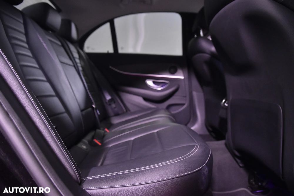 Mercedes-Benz E - 12